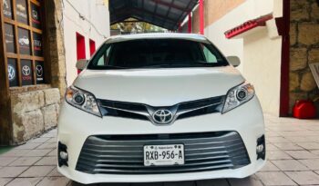 
									Toyota SIENNA XLE 2019 completo								