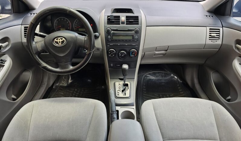 
								Toyota Corolla Le 2013 completo									